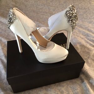Badgley Mischka satin high heel shoes